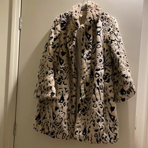Leopard faux fur jacket. Size 2. Perfect condition. Oversized jacket with flare!